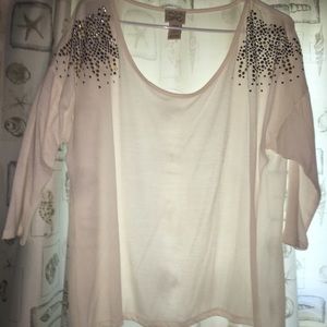 Flowy blouse, worn once, great condition